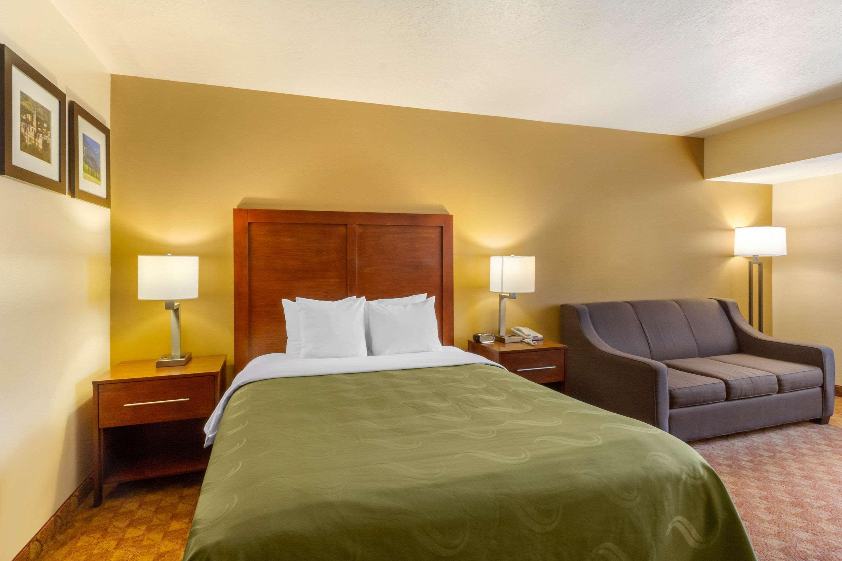 Quality Inn Logan Near University Exterior foto