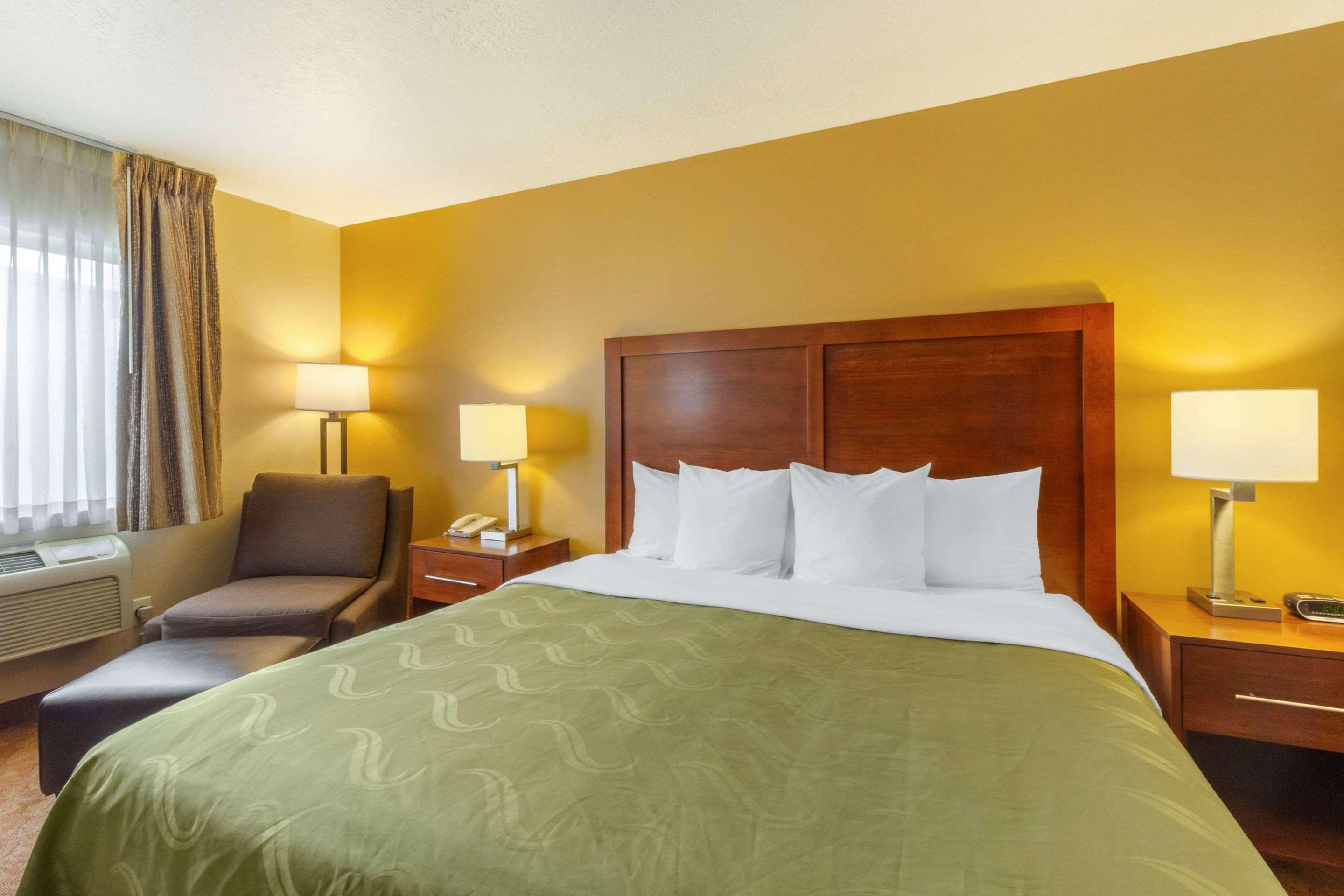 Quality Inn Logan Near University Exterior foto