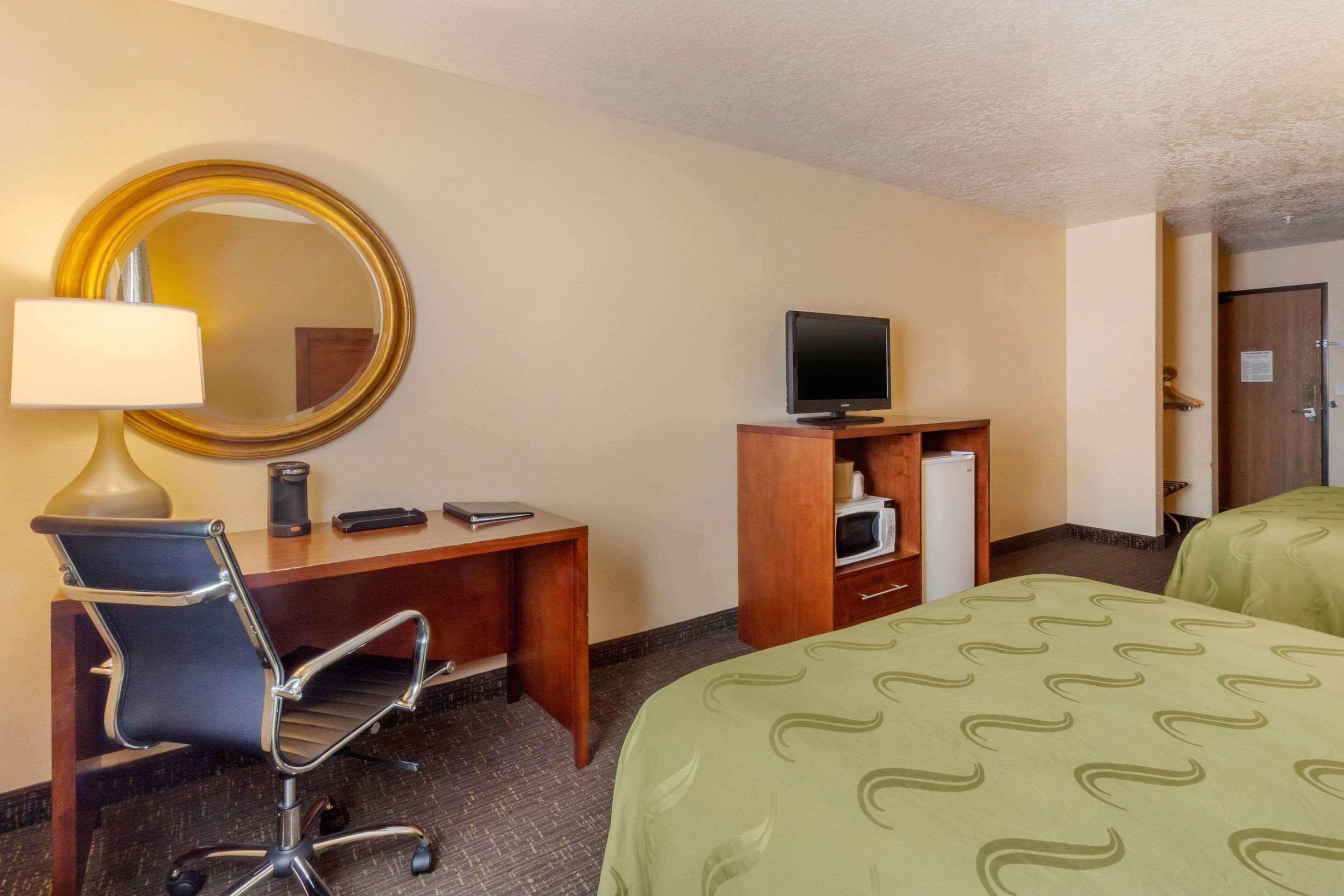 Quality Inn Logan Near University Exterior foto