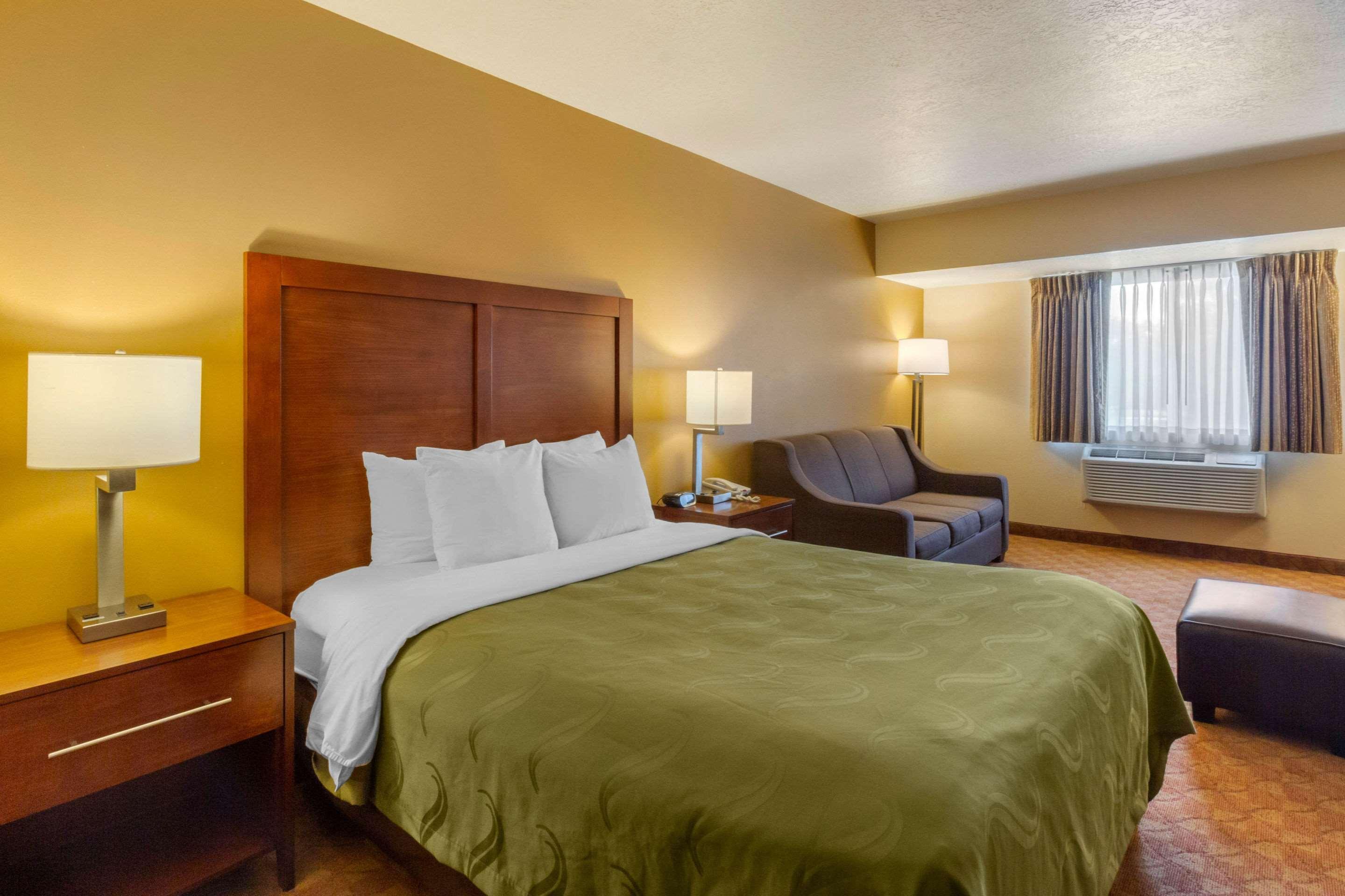 Quality Inn Logan Near University Exterior foto