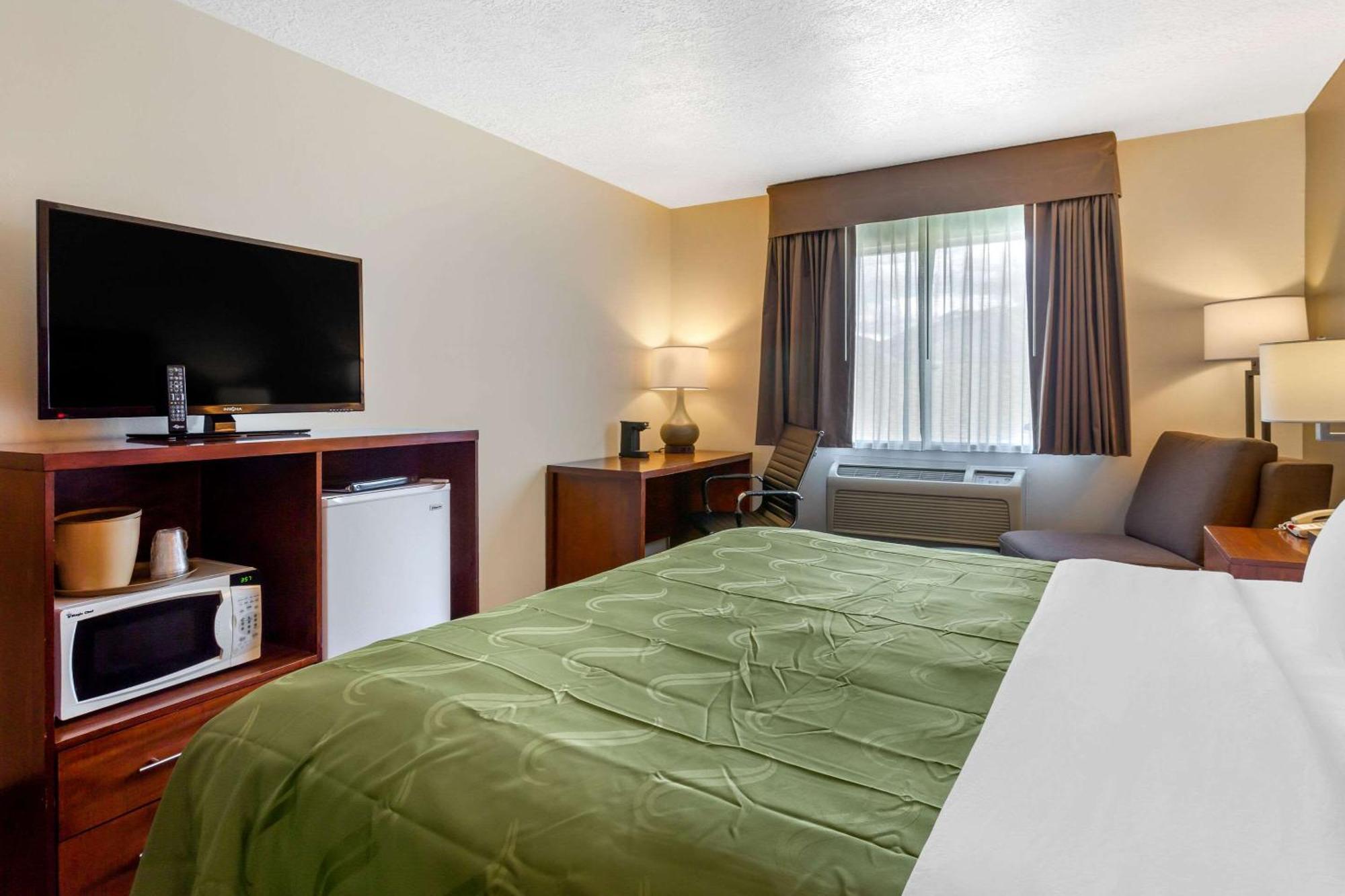 Quality Inn Logan Near University Exterior foto